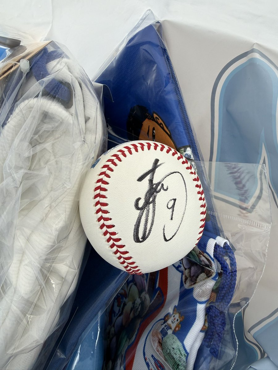 今年はA賞のサインボール⚾️当たる ※ 吉野投手のだったけど 京田選手