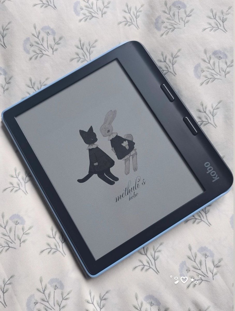 lixirlai's tweet image. i love my tiny kindle but i want a kobo so bad look at the potential
