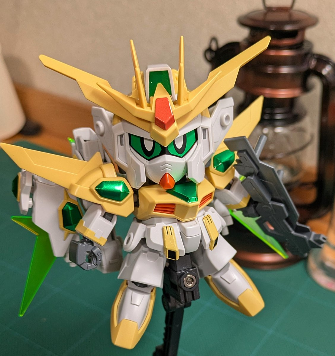 At_KUNIHIRO's tweet photo. 気分転換にスターウイニングガンダム組んでみた。
いつもながらガンプラの変形には感動と尊敬を覚える、いつかオリジナルで作ってみたいw
#ガンプラ好きな人と繋がりたい
#ガンダムビルドファイターズ
#SDBF
#スターウイニングガンダム https://t.co/twvtGCmQAX