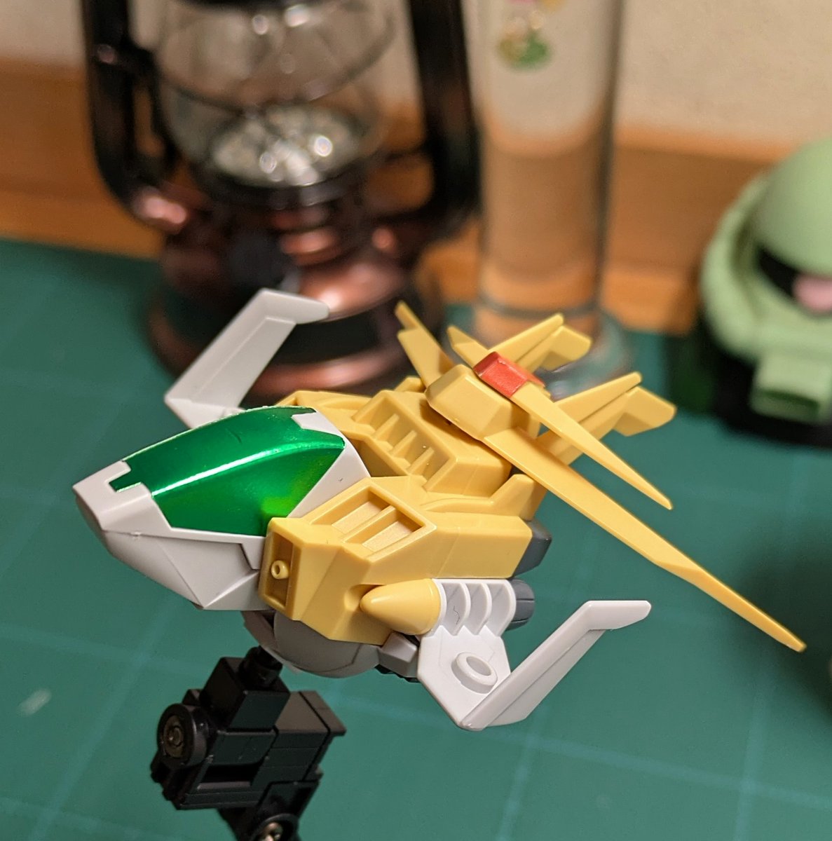 At_KUNIHIRO's tweet photo. 気分転換にスターウイニングガンダム組んでみた。
いつもながらガンプラの変形には感動と尊敬を覚える、いつかオリジナルで作ってみたいw
#ガンプラ好きな人と繋がりたい
#ガンダムビルドファイターズ
#SDBF
#スターウイニングガンダム https://t.co/twvtGCmQAX