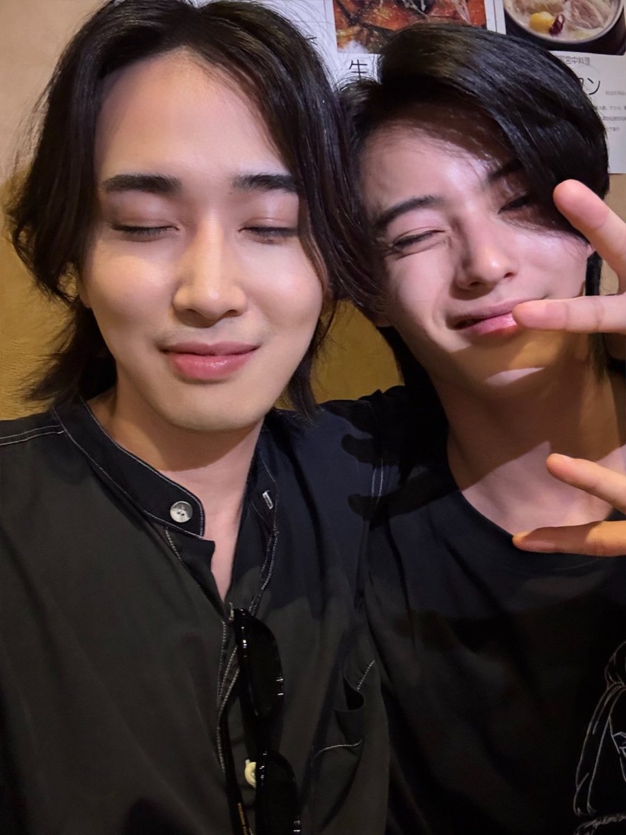 karuma3960's tweet image. あのですね、
本日この兄弟っぽい2人で21時からインスタライブしますので皆さん僕のインスタ集合でよろしくお願いします笑
#カルマとみおのインライ