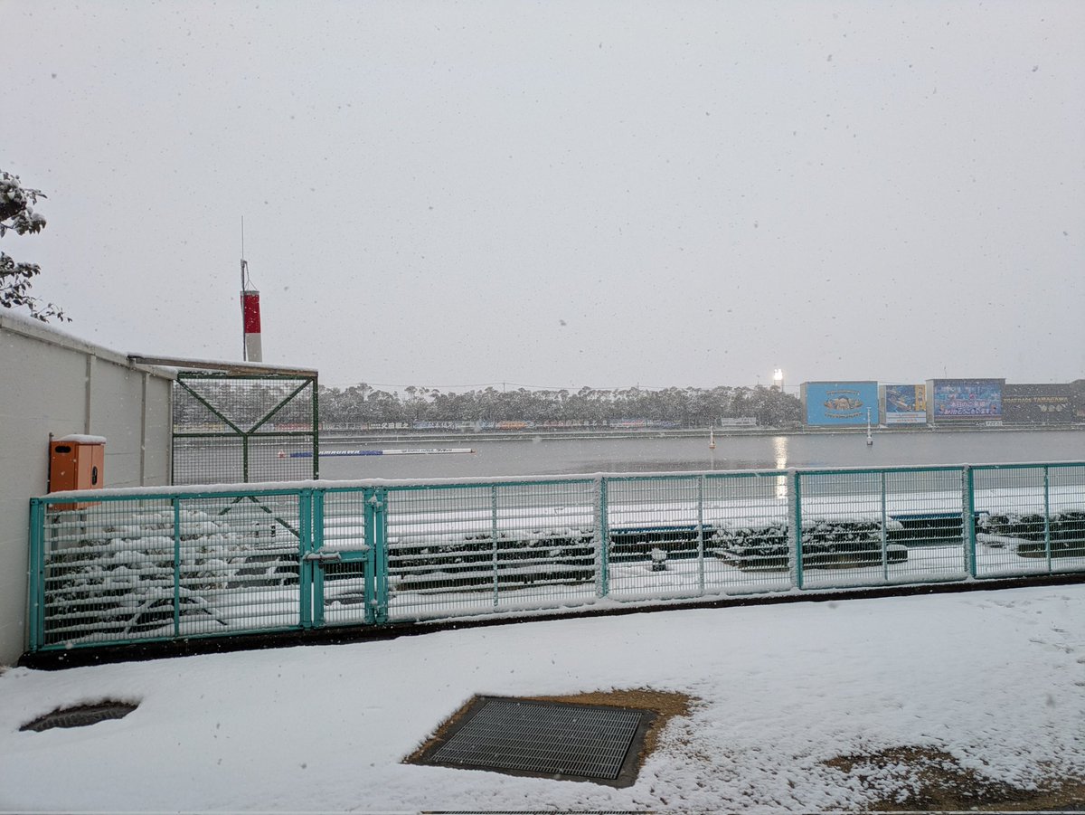 taiyaki_uuu's tweet photo. おはようございます⛄️⛄️

本日は #ボートレース多摩川
出店しております！！
大変寒いですが、ご来店お待ちしております✨
お気をつけてお越しください！

 #たい焼き  #たいやき  #キッチンカー  #多摩川競艇場  #多摩川 https://t.co/WpDD6VPdz9