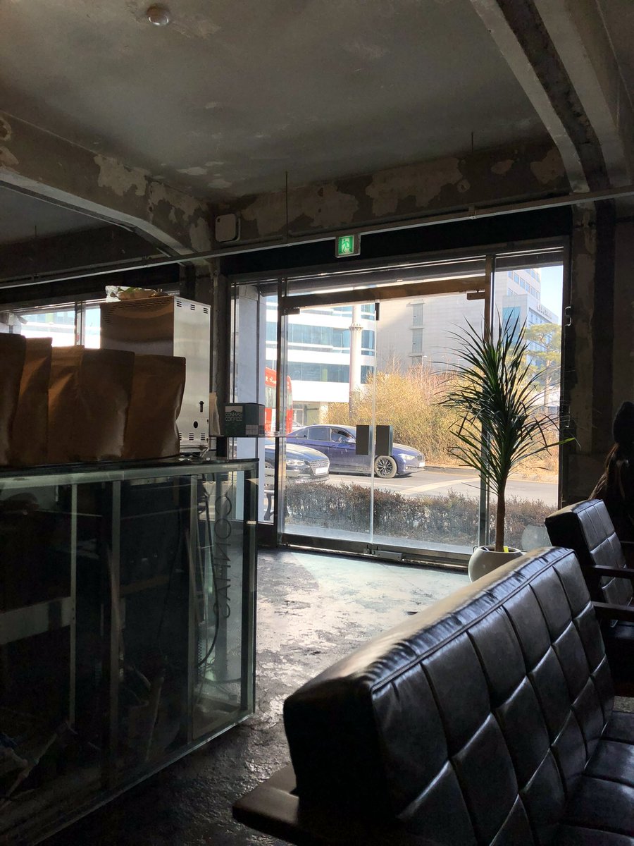 picsbymuffin's tweet image. 아이폰 8을 장만했어요