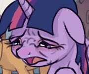 No hay una imagen buena del carla pony sufriendo asi que me di al trabajo de hacer un edit todo feo

Para el <a href="/YT_MRCarlos/">MisterCarloh</a>  supongo (?)