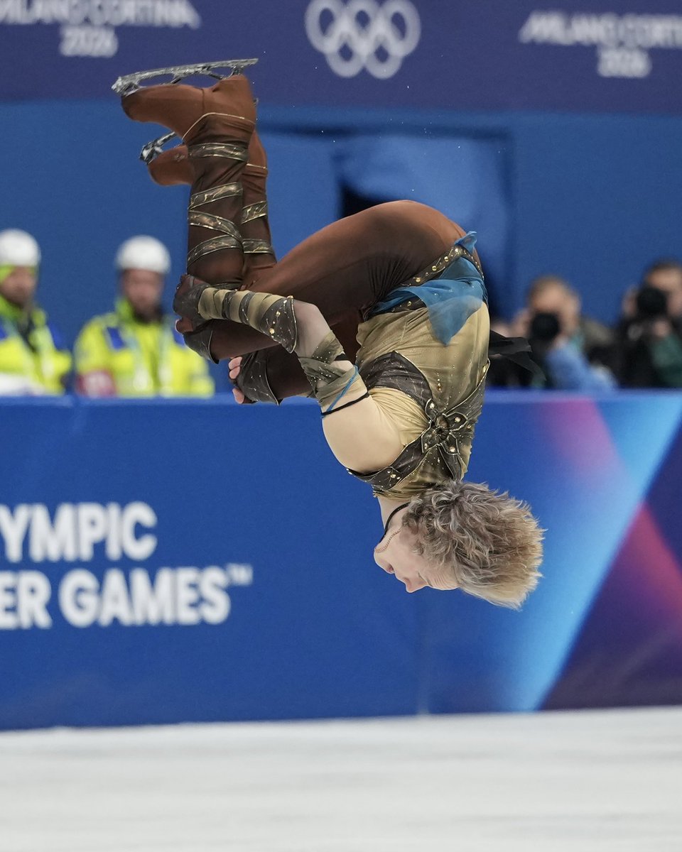 Yes, this picture is real. 🤯 #WinterOlympics