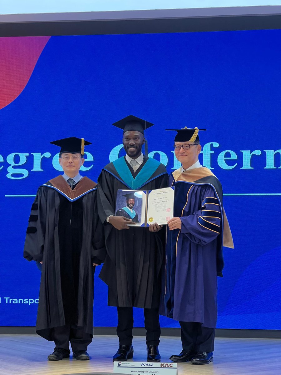 pststevejesse's tweet photo. 2 months ago, I graduated from KAU with my MSc in Aviation Policy; GOD IS GRACIOUS AND KIND https://t.co/x2e5JW5dFI