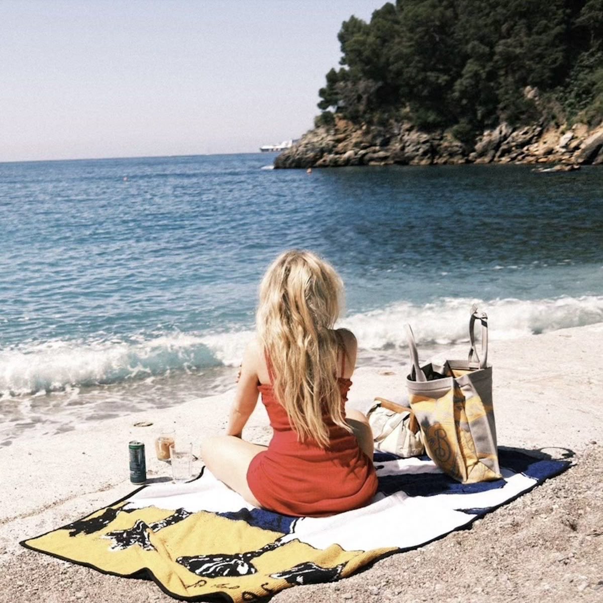 ⠀⠀ 𝖡𝖾𝖺𝖼𝗁 𝖽𝖺𝗒 𝗂𝗇 𝗍𝗁𝖾 𝖼𝗈𝗆𝗉𝖺𝗇𝗒 𝗈𝖿 <a href="/ninfaenluna/">𝖠𝗎𝗋𝖺, ❀.</a> , 🏖️