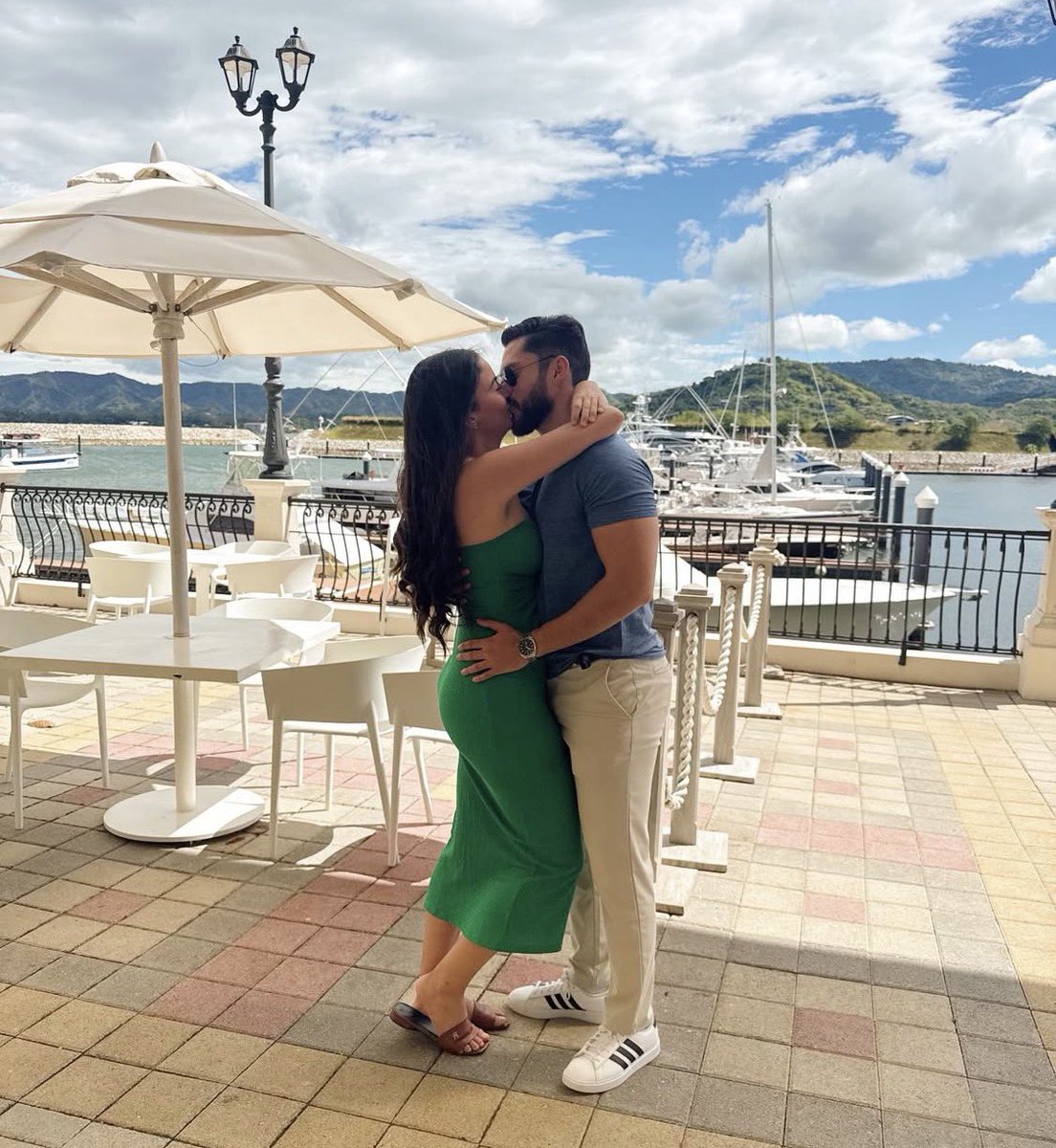 KierstenCal's tweet image. Every love story is beautiful, but ours is my favorite😍🥰🫂🍾.