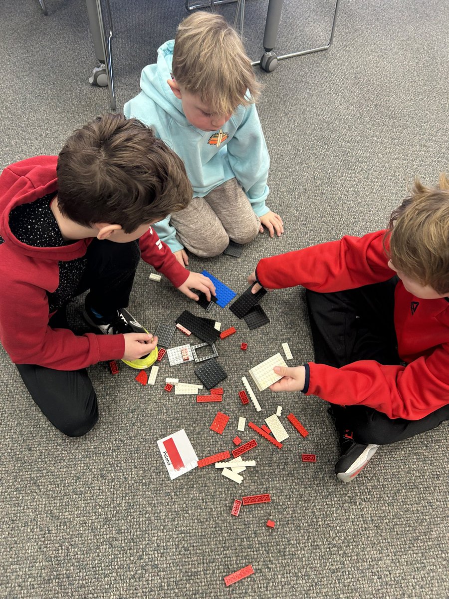 Miss Hood tweet media