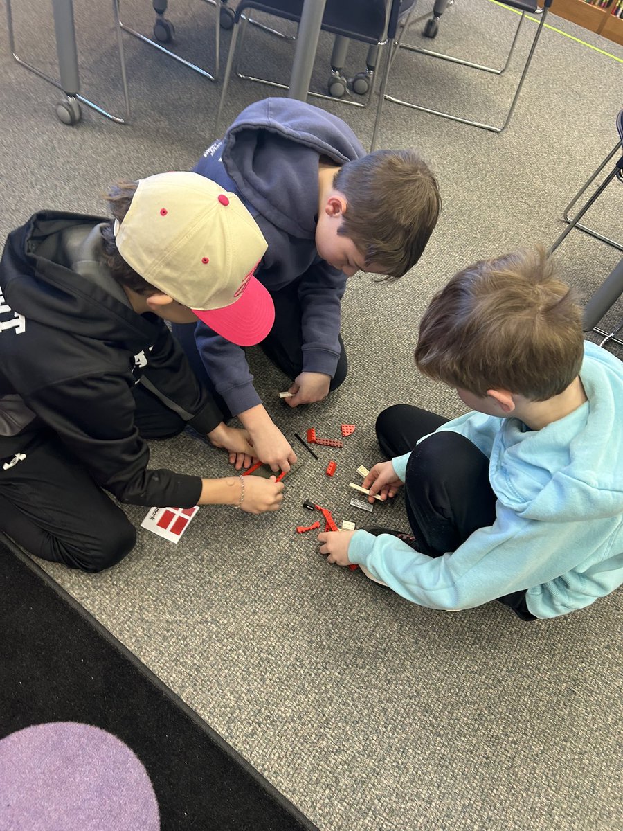 Miss Hood tweet media