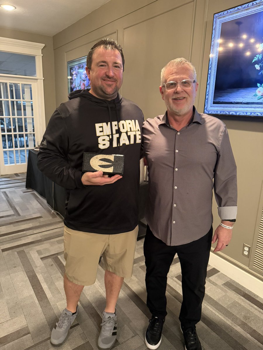 ESU Hornet Football tweet media