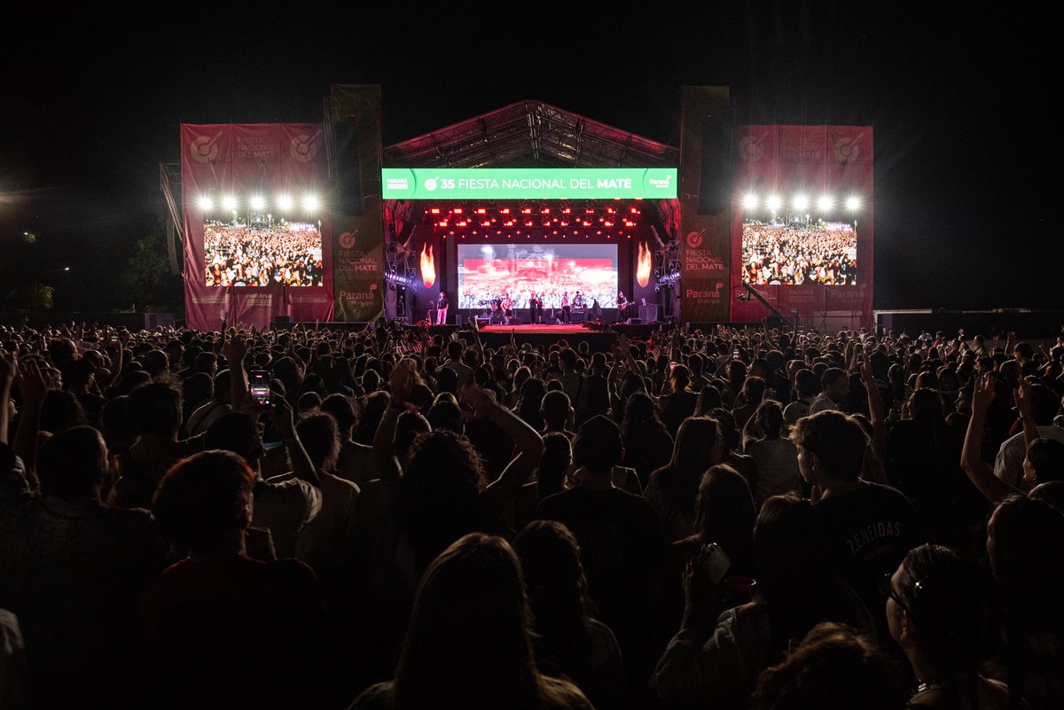 rosarioromeroOK's tweet photo. Para recibir la segunda noche de @fiestadelmate_, suena Gauchito Club en el escenario principal.
La invitación sigue abierta para acercarse y disfrutar de los artistas locales y nacionales que iluminan esta noche. 🎶🧉 https://t.co/jhGwEQHeFT