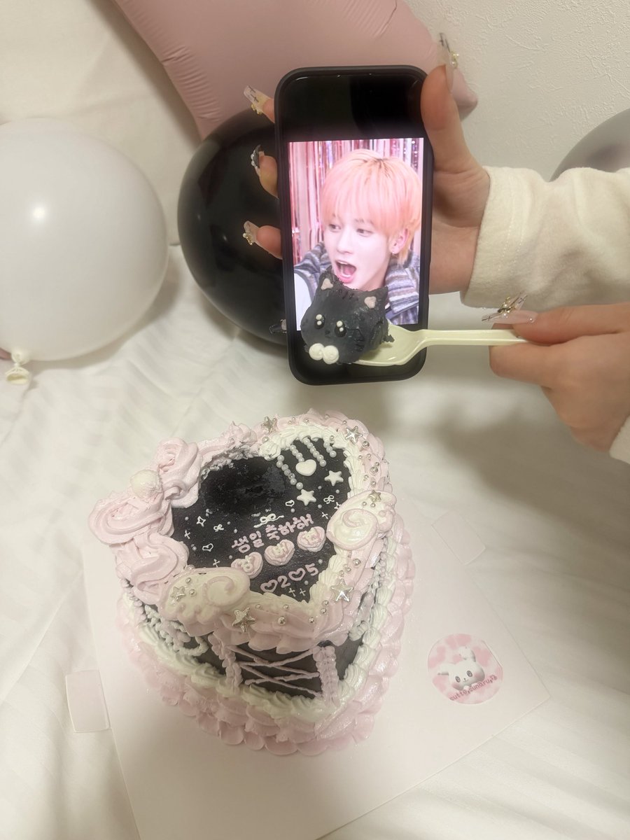 il_tho2's tweet photo. ⁰²⁰⁵  
       태현아 생일 축하해 ✩.*˚

世界で一番大好きなてひょんくん💖

#ForeverWithYouTH
#텬냥이생일_모아가_축하한다고냥
#テヒョンはMOAの揺るがない星の光 https://t.co/kX2V8ObaDJ