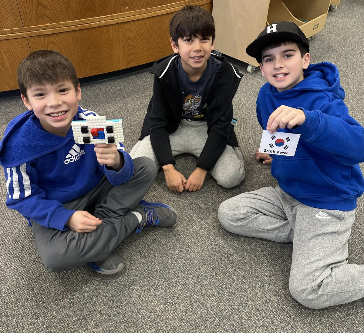 Miss Hood tweet media