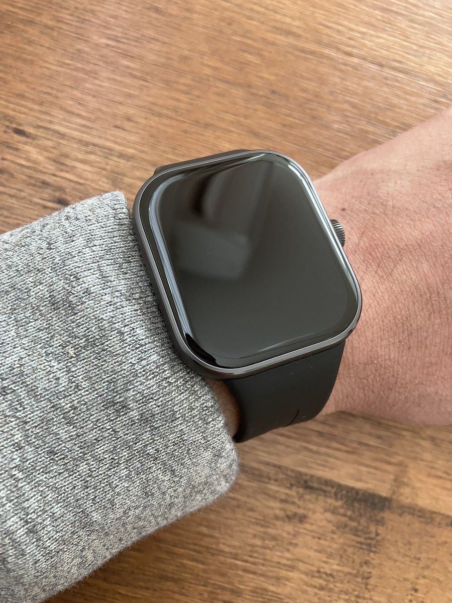 Image for the Tweet beginning: #Web制作 #デイトラ
スマートウォッチ導入しました⌚️

最近、子供にスマホを渡してる時間が増えてて、「通知に気づく」のが遅れることがあったので…😅

目的は、通知の見落としゼロ🛎️
スマホが手元になくても、手首の振動で即気づける💡

返信はPCかスマホからだけど、 