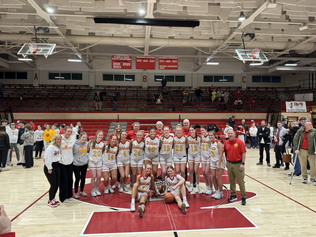 MaterDeisports's tweet photo. Sectional Champions!! https://t.co/pAbtNkud4l