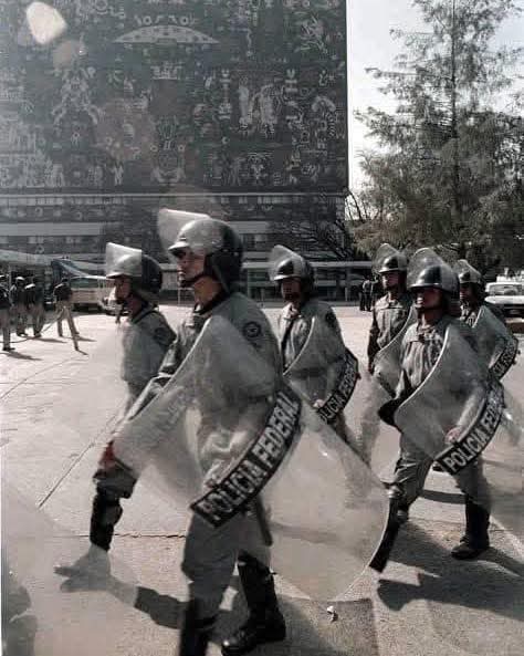 Hoy se cumplen 26 años de aquel 6 de febrero en el que el gobierno priísta de Ernesto Zedillo ordenó la violación de la autonomía universitaria con el ingreso y estreno como cuerpo policiaco de la entonces PFP (Policía Federal Preventiva) a la UNAM para terminar con la huelga, 26