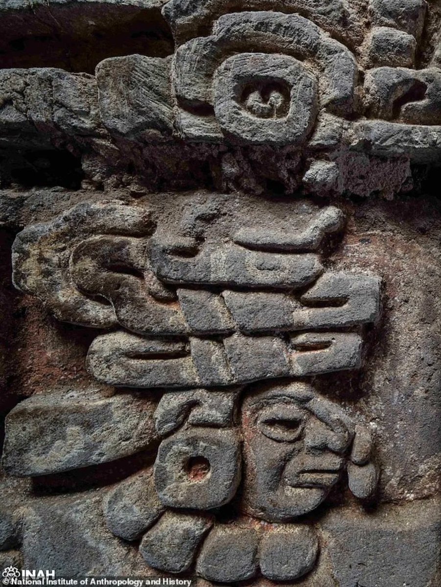 4biddnKnowledge's tweet photo. Lost tomb of the mysterious 'cloud people' unearthed after 1,400 years in 'discovery of the decade'. Archaeologists in Mexico have uncovered a 1,400-year-old tomb in the Central Valleys of Oaxaca that had been lost to history.

The stone structure, built by the Zapotec culture, known as Be'ena'a, or 'The Cloud People', is adorned with sculptures, murals and carved symbols that suggest ritual significance. Join Billy Carson on the 4bidden Tour Of Mexico. Link in comments.