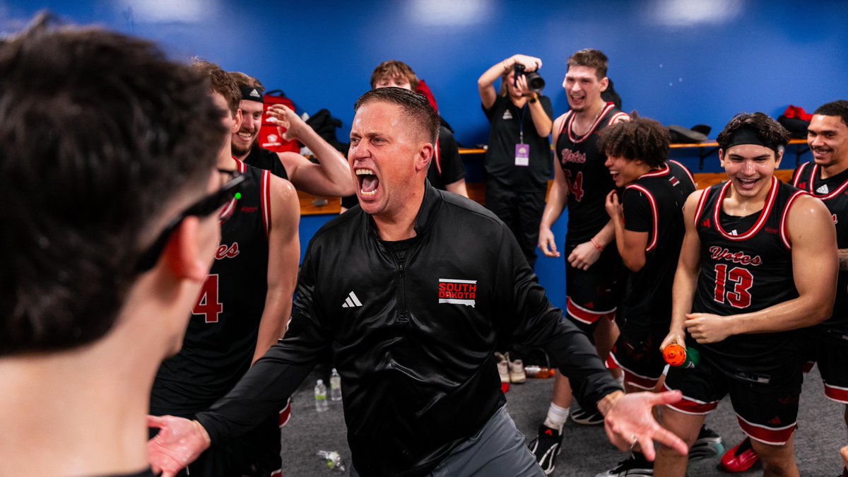 South Dakota Men's Basketball tweet media