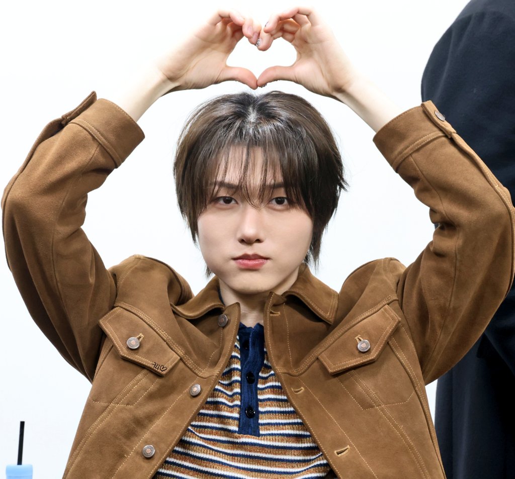 260207 에버라인 시즌그리팅 

(՞ . .՞)𓈒𓂂𓏸♡

#세현 #SEHYEON
#디케이지 #DKZ