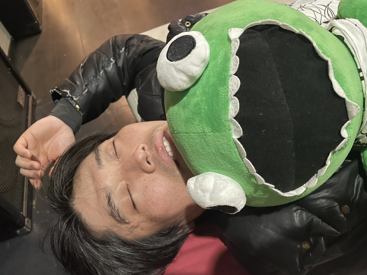 DAIBUSOU's tweet image. ダイスキッチンツアー2日目高松！
ありがとうございました！
大石寛、昇龍ゲンの２人も手探りながら頑張ってます！

イベントとしても良い流れでバトンが繋がったのではないでしょうか！
Jumiくんも宮崎くんもありがとうね！
カレーも完売！！
終演後はチームダイスキッチンは全員ハコに宿泊！…