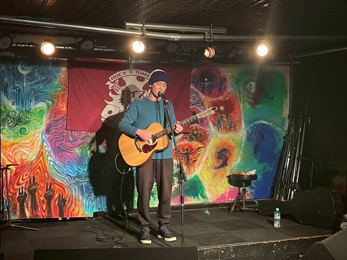 DAIBUSOU's tweet image. ダイスキッチンツアー2日目高松！
ありがとうございました！
大石寛、昇龍ゲンの２人も手探りながら頑張ってます！

イベントとしても良い流れでバトンが繋がったのではないでしょうか！
Jumiくんも宮崎くんもありがとうね！
カレーも完売！！
終演後はチームダイスキッチンは全員ハコに宿泊！…