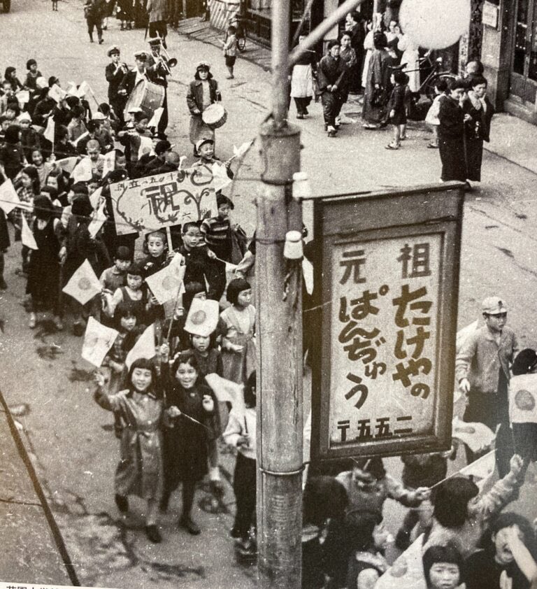 kcanari's tweet image. 르타오가 오타루를 점령해 버려서 그렇지, 막상 르타오는 오타루의 로컬 브랜드도 아니고 더블 프로마쥬도 딴데서 베껴온 레시피…

오타루의 전통 과자라고 하면 치즈 케이크가 아니라 빵쥬(빵+만쥬)라는 베이비 카스테라.