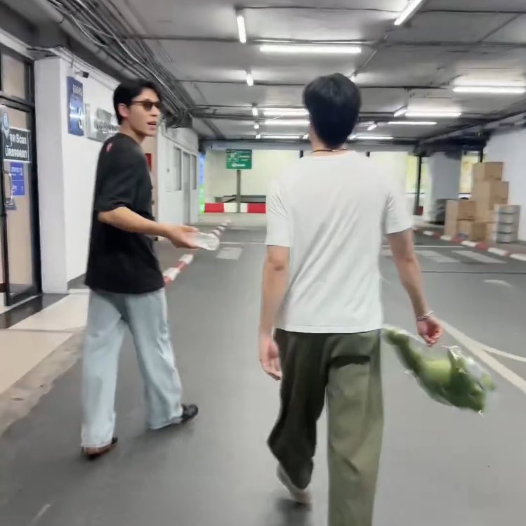 เกษตรแฟร์ ❌
เกษตร(กับ)แฟน✅