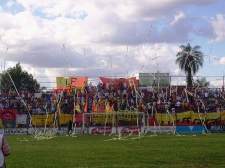 Que amargado se te ve,
cada vez nos falta menos,
para volvernos a ver…