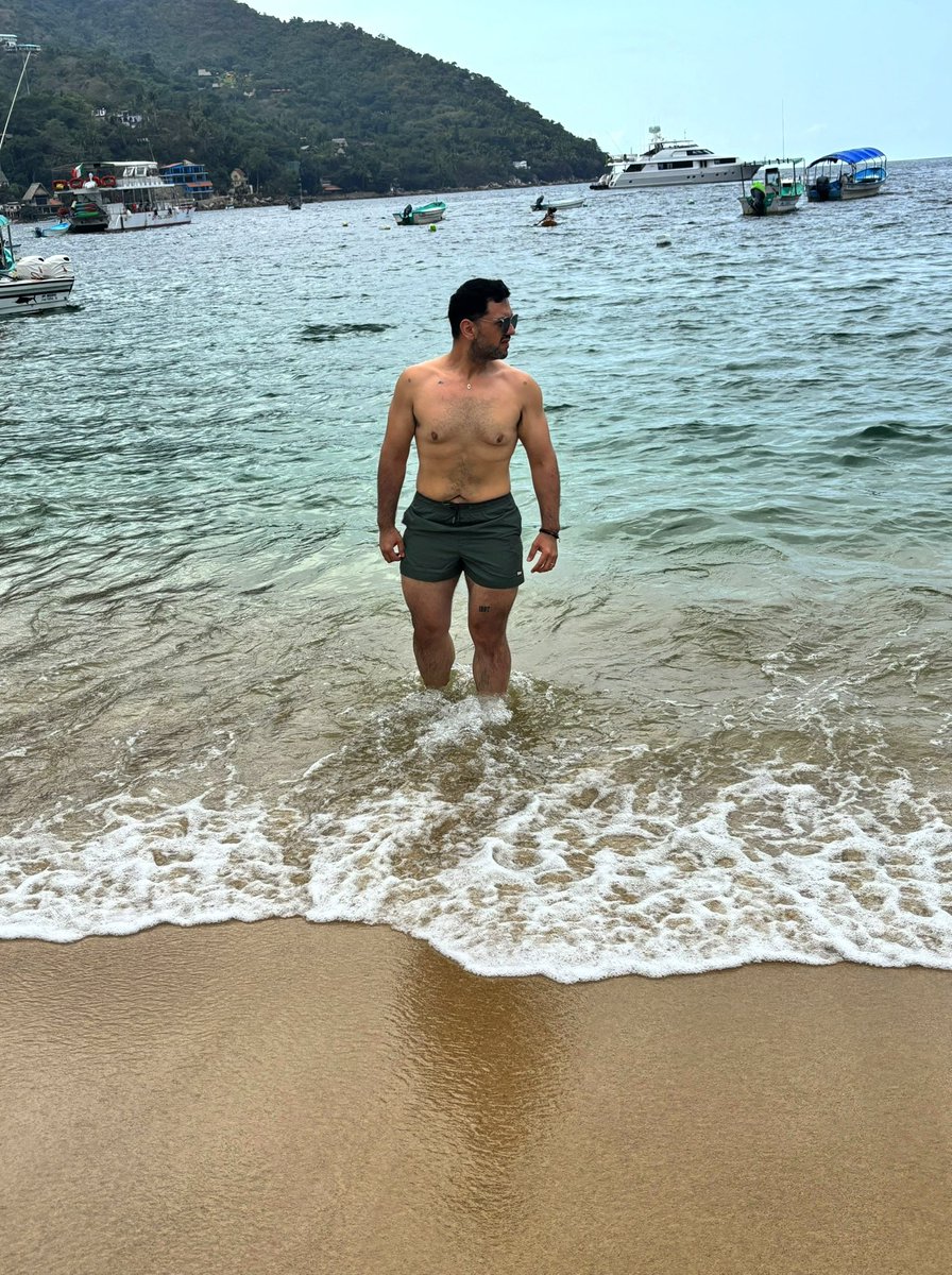 SoriaCharls's tweet photo. 🌊 ☀️  La felicidad a veces solo necesita agua salada y calma... #sabado #yelapa https://t.co/tmtghmiWns