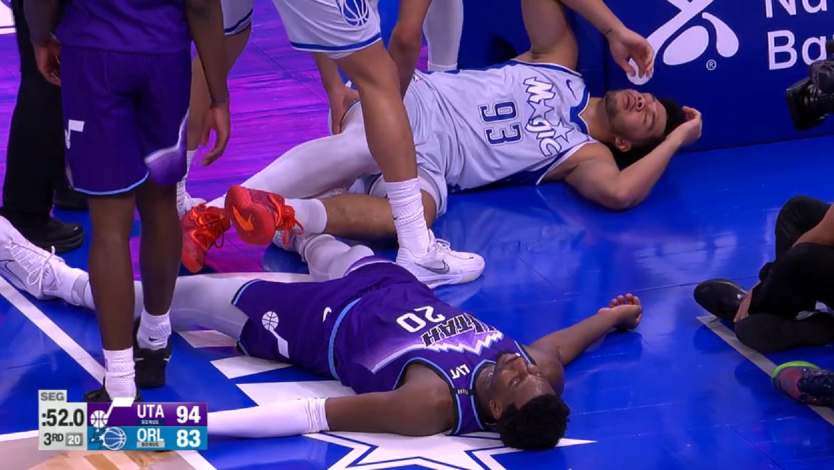 jazzsox's tweet image. so nice of jaren to tuck penda in so they could both have some much needed #NapTime #GreatGuy