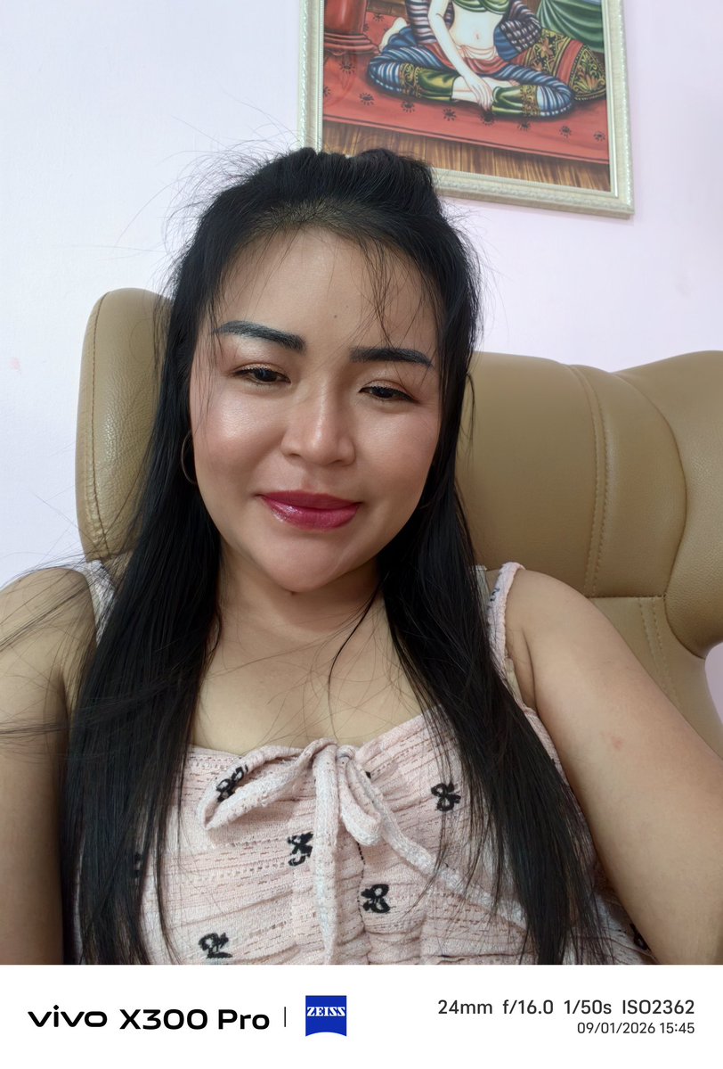 โมโม้ tweet media