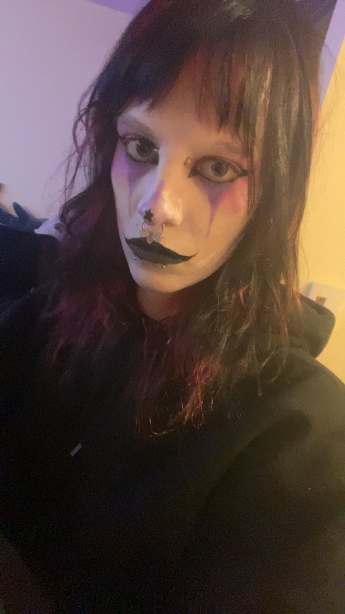 Rotten_fresh__'s tweet photo. :D clown girl time https://t.co/YWimRMQsOm