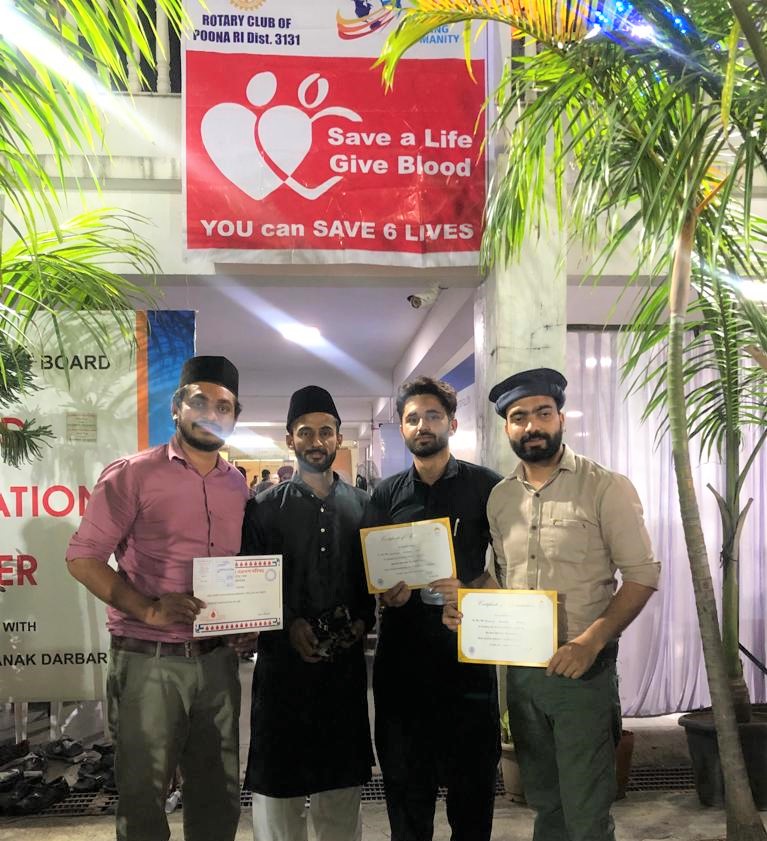 thahirfalcon's tweet photo. "To fail to help a brother in their time of need or difficulty is utterly immoral and wrong"- Mirza Gulam Ahmed (as) - The founder of Ahmadiyya Muslim Community / The Promised Messiah 

We will help to build our nation during the tough times, JaiHind
#IslamAhmadiyya_LoveForNation https://t.co/2odgf6kpik