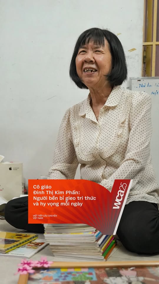 cuong_le30706's tweet photo. Cô giáo Đinh Thị Kim Phấn, một người phụ nữ bền bỉ, đã dành 15 năm để truyền tri thức và niềm hy vọng cho học sinh lớp Hoa Hướng Dương tại Bệnh viện Ung bướu TP.HCM. https://t.co/EuEPe2OrLB