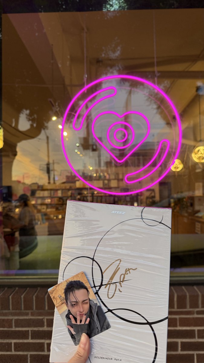 melpanda tweet media