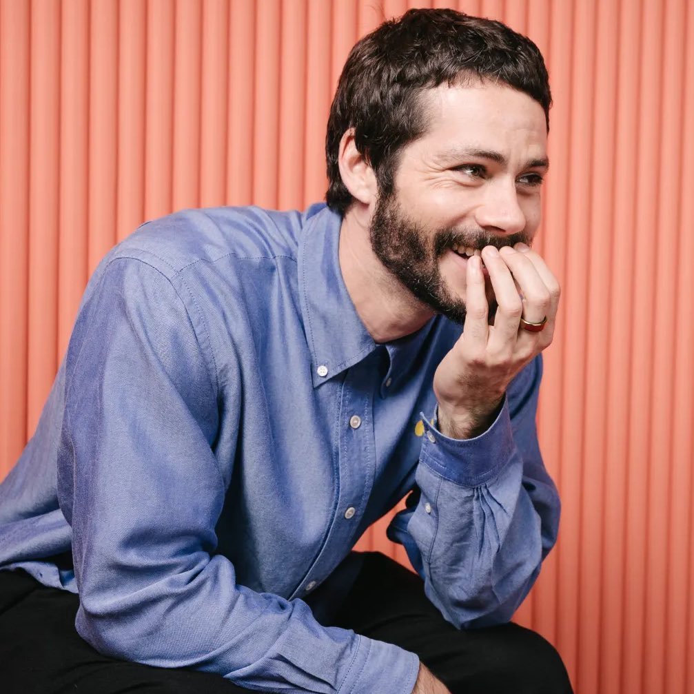 Indie5051's tweet image. Dylan O'Brien dijo que hasta el día de hoy no puede creer la popularidad de "Teen Wolf":

Recuerdo la primera vez que estaba en una cafetería con un amigo, tenía 19 años, y una chica me pidió una foto. Y pensamos: "¡Qué locura!". Todavía se me acercan niños pequeños, y son…