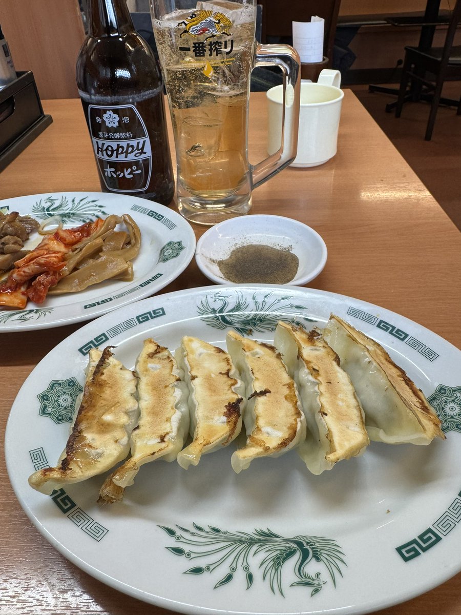 中を3つでピッタリな日高屋のホッピー😅