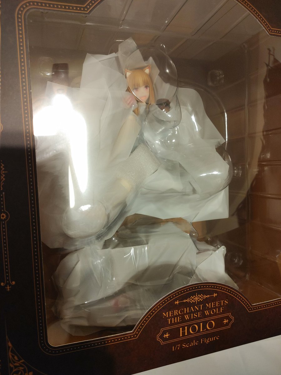 Alright I opened the package from yesterday. Shibuya Scramble Holo