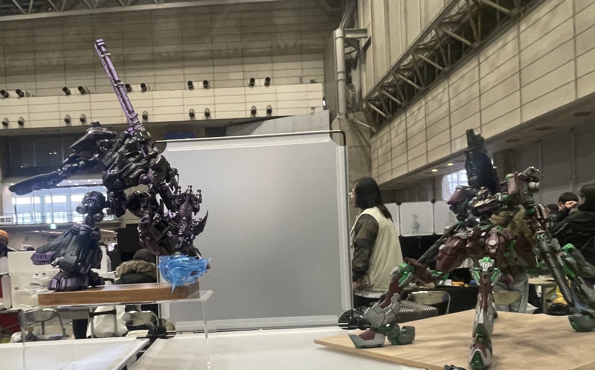 ワンダーフェスティバル 設営完了しました！
3-18-04おでんやさんです！
バレンフラワーとオープンフェイスを展示しております！
天気悪いので第4隊長はおやすみです^ ^