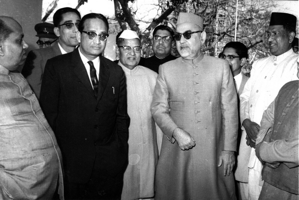 Remembering Former President of India Dr ZakirHussain on his birth anniversary.

 A great patriot, an eminent educationist &amp; scholar, he enjoyed the trust &amp; confidence of the nation.He had in him wisdom, tolerance &amp; democratic credentials, which made him popular among the public.