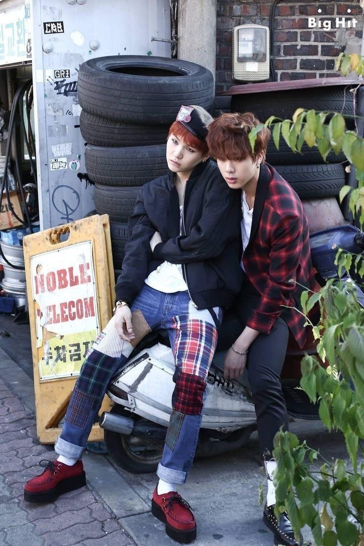 like????? why was yoongi on Jin’s lap??????? #lesbian
