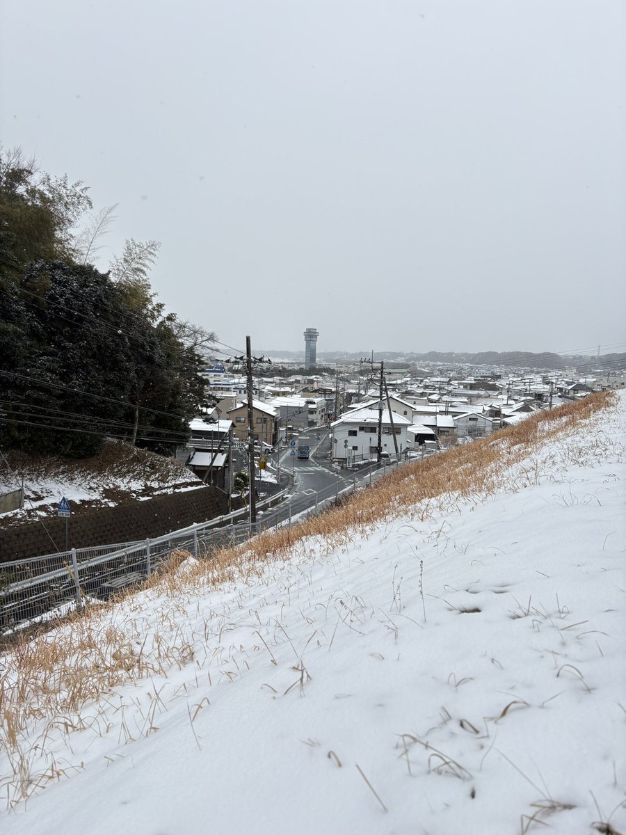 これから私が歩む道。 私が歩んで来た道。 雪の大洗❄️