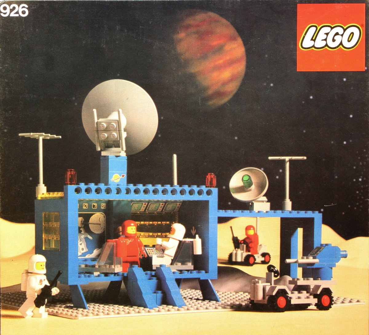 blocksmagazine's tweet image. Discover a galaxy of LEGO content when you subscribe at BlocksMag.com! 493 Space Command Center, released a year before as the revered 497 Galaxy Explorer, kept tabs on every LEGO Spaceman on the surface and with the stars above. Timeless.

#LEGO #Retro #ClassicSpace