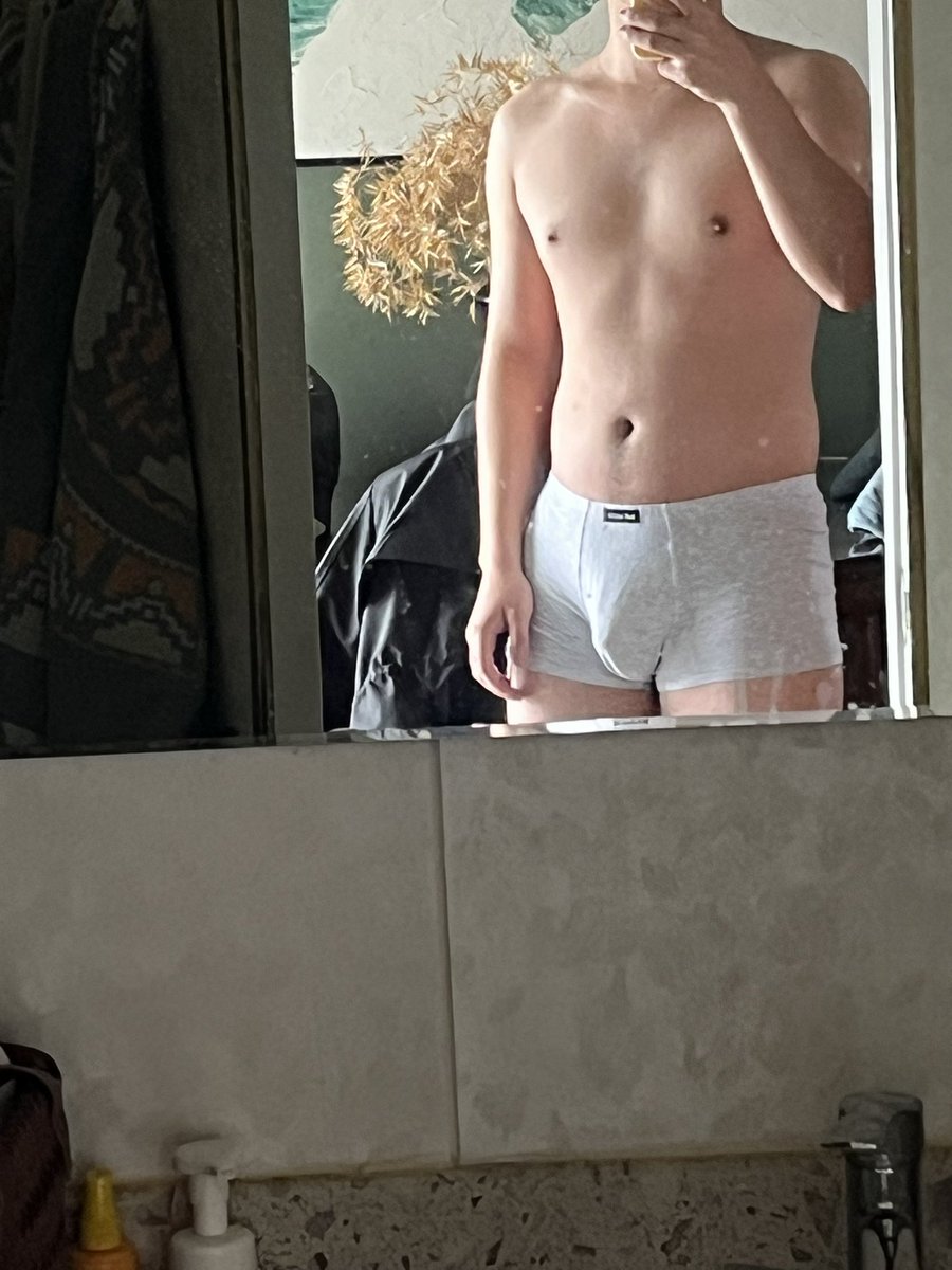 回老家后，逼痒难耐😭