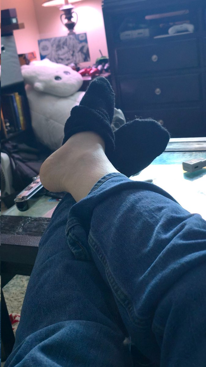rainbrobear's tweet photo. Shut up and pamper me. I need a pedicure. My feet need to feel a strong hand rubbing them down. 

#footfetısh #pamper #pedicure #malefeet https://t.co/5x7eqLJm48