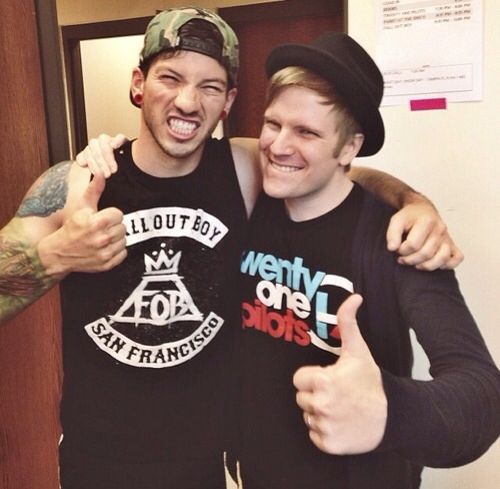 infopilots's tweet photo. Nosotros tambien queremos Fall Out Boy en Argentina 🇦🇷 @falloutarg_ @fenix_latam @moveconcertsarg @dfallaccess @Pogopedia @MTVSur @WarnerMusicArg #FOBenArgentina  #ArgentinaWantsFallOutBoy https://t.co/FPXlIbr5HK