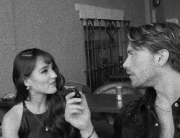 yahairablossom_'s tweet image. “los polos opuestos se atraen”