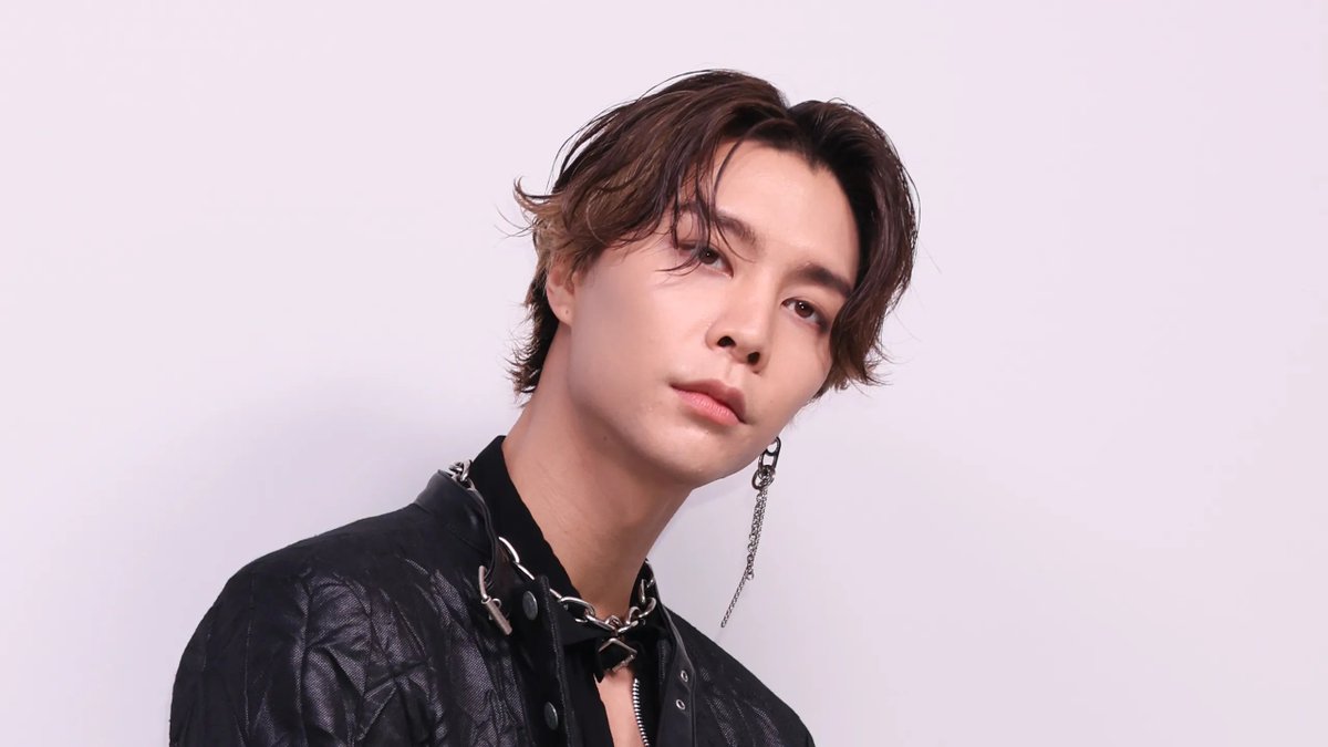TOP100KPOP's tweet photo. Happy 31st birthday to JOHNNY from NCT! 🥳🎉 https://t.co/2fn95BKIQ5