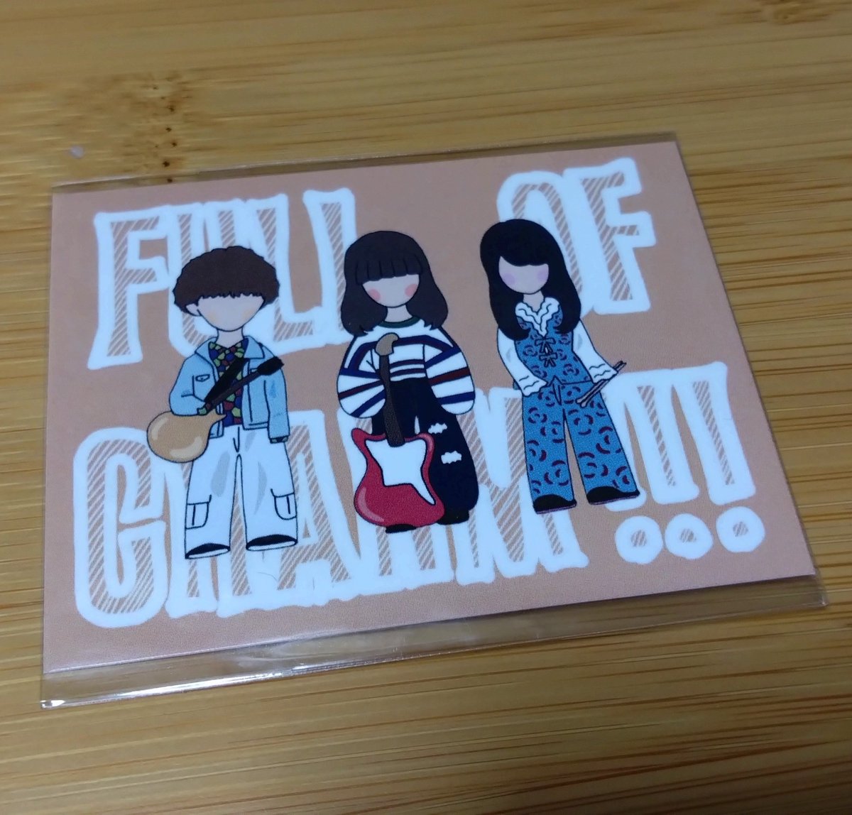 glad_lgm's tweet photo. Lala FULL OF CHARM!!! ツアー神奈川公演。
あやちゃんのキ��ッチーな歌声、たけちゃんのかっこいいリードギター、ゆめちゃんの緩いMCと力強いドラム、それぞれの個性が光るライブ。
ロック度が増したか!?🤩
公演中に鼻水かむあやちゃんと爆音でかき消す二人。😅
#Lala
#FullOfCharm!!!
#横浜BAYSIS https://t.co/PYDsFr6GyS